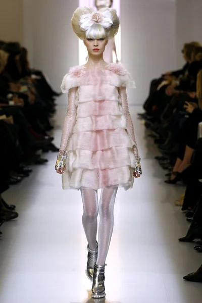 Look 32
